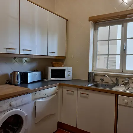 Del Rei Pool Apartment